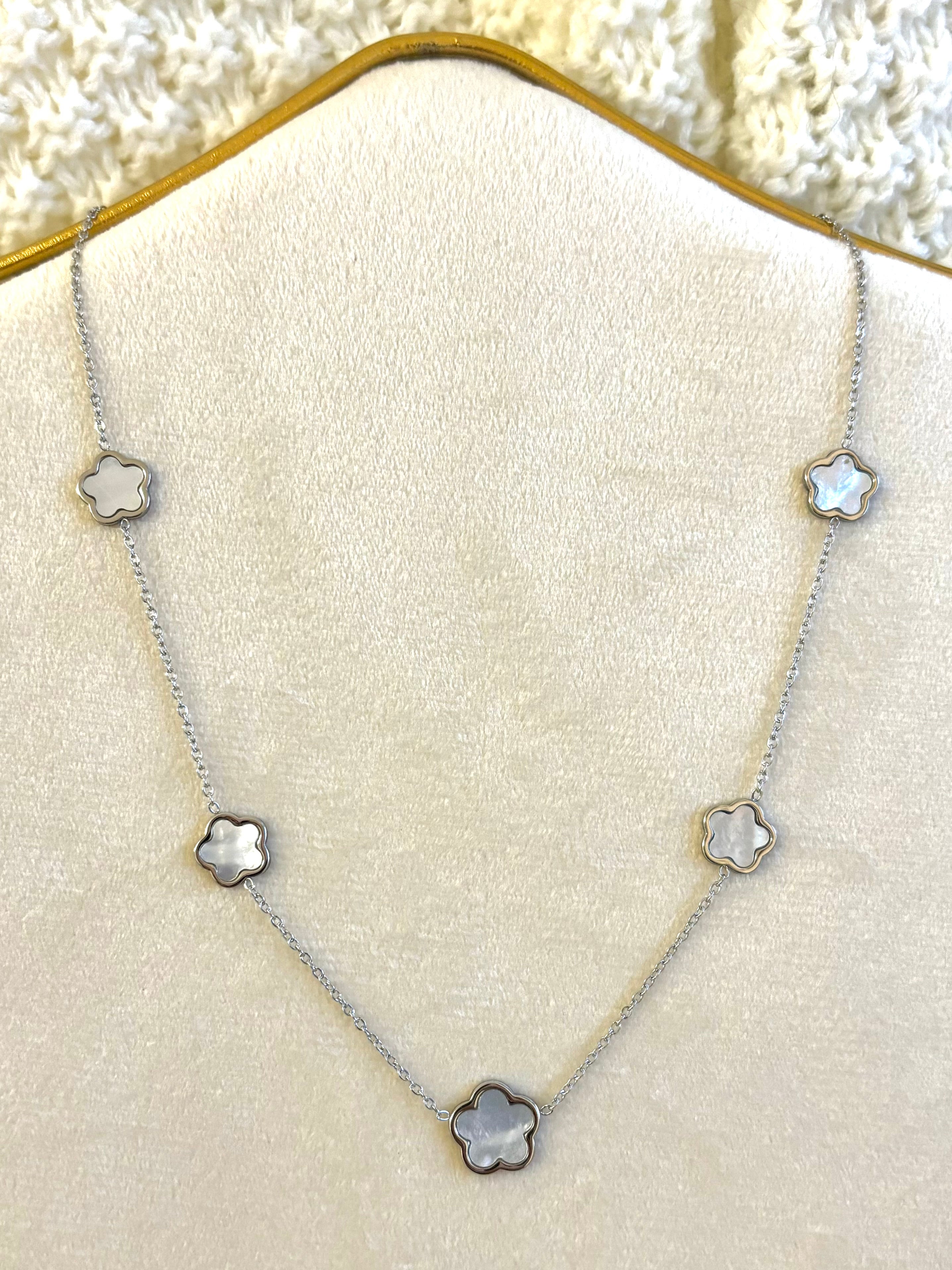 Silver necklace - FLORA MILK