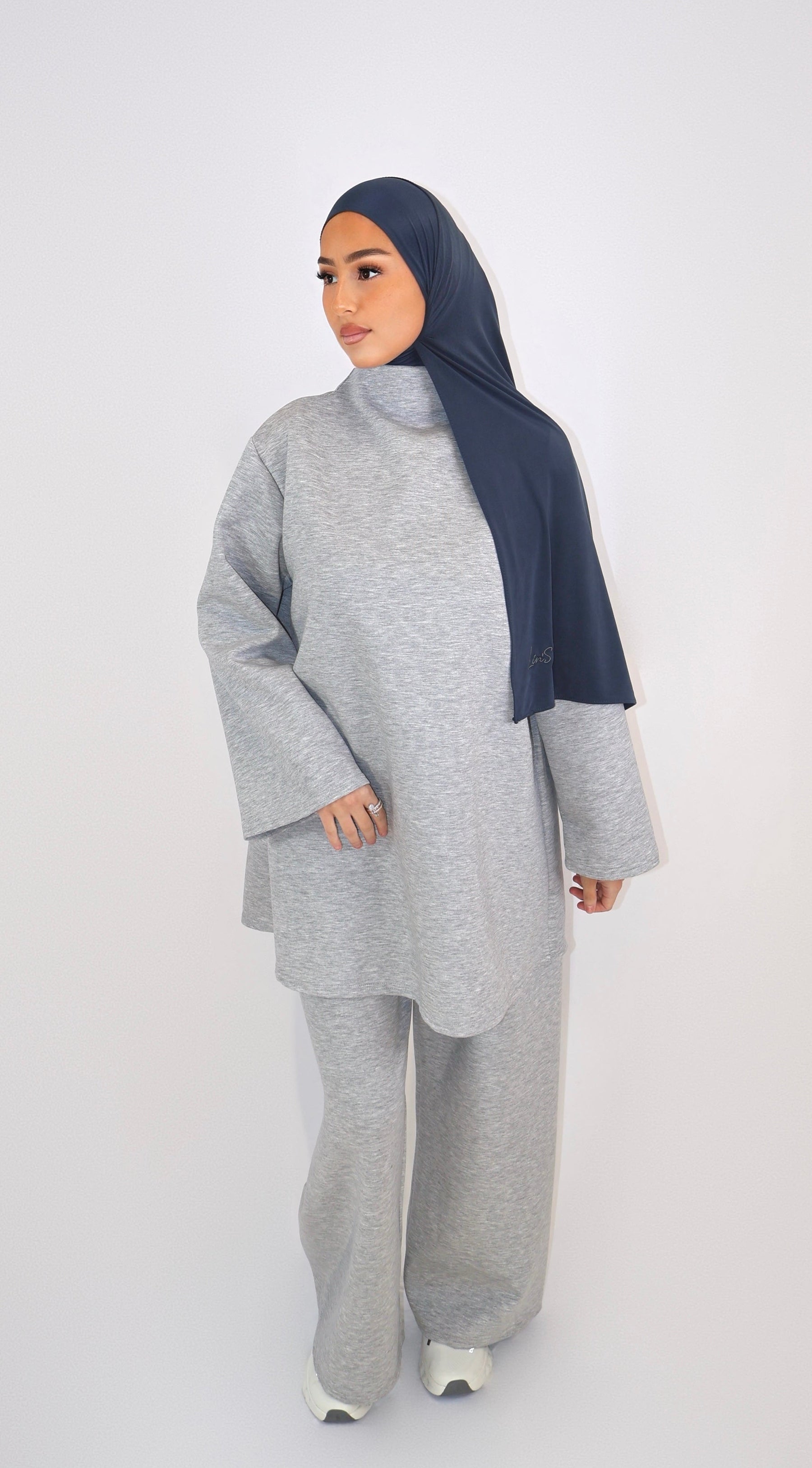 Ensemble sweat NARA