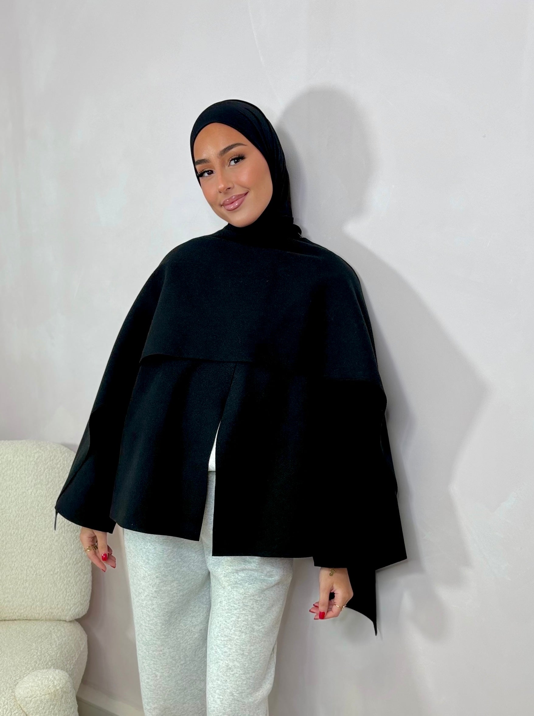 Kurzer Cape-Mantel - schwarz