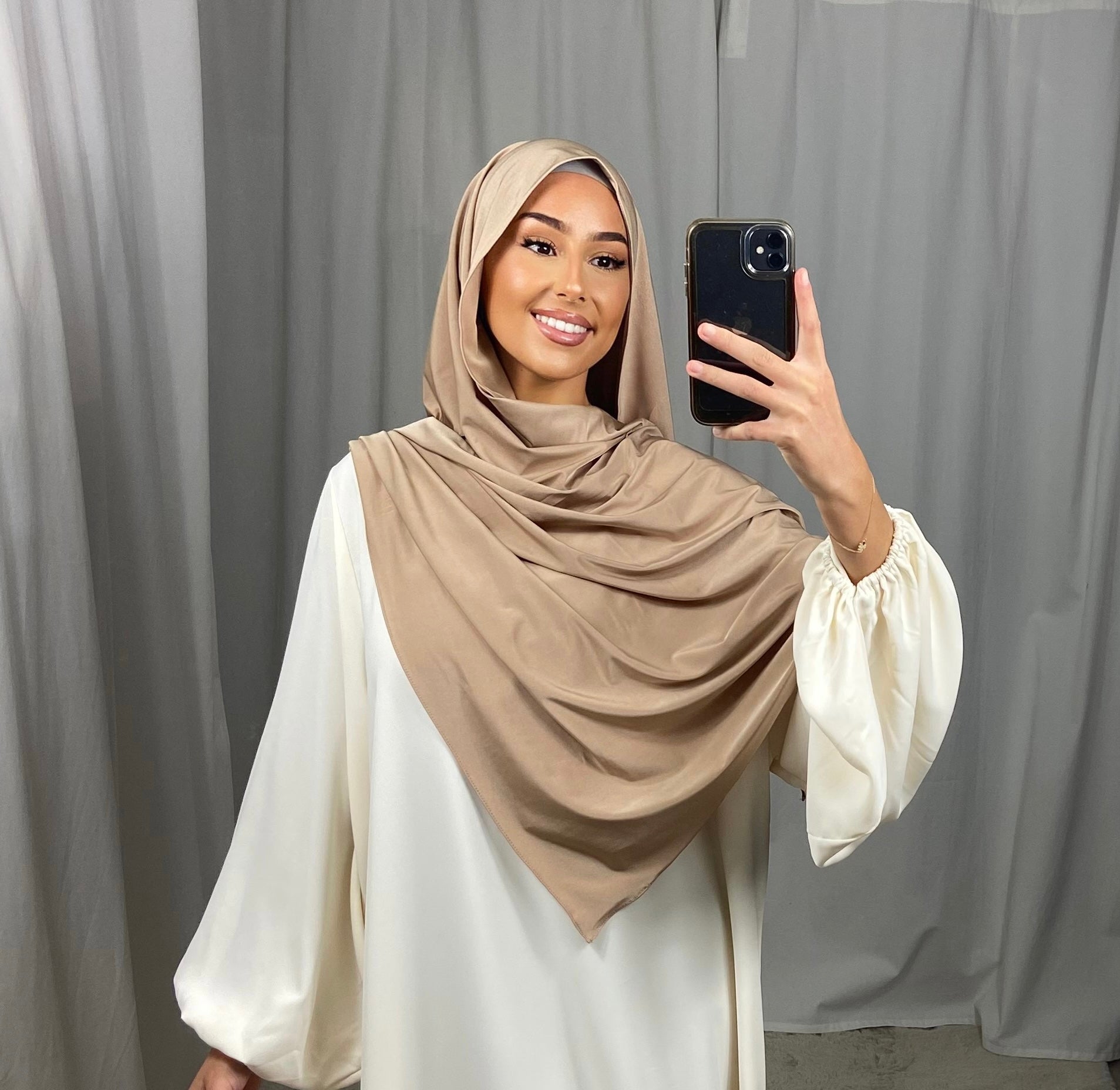 Premium Luxus Satin Jersey DUBAI – KARAMELL