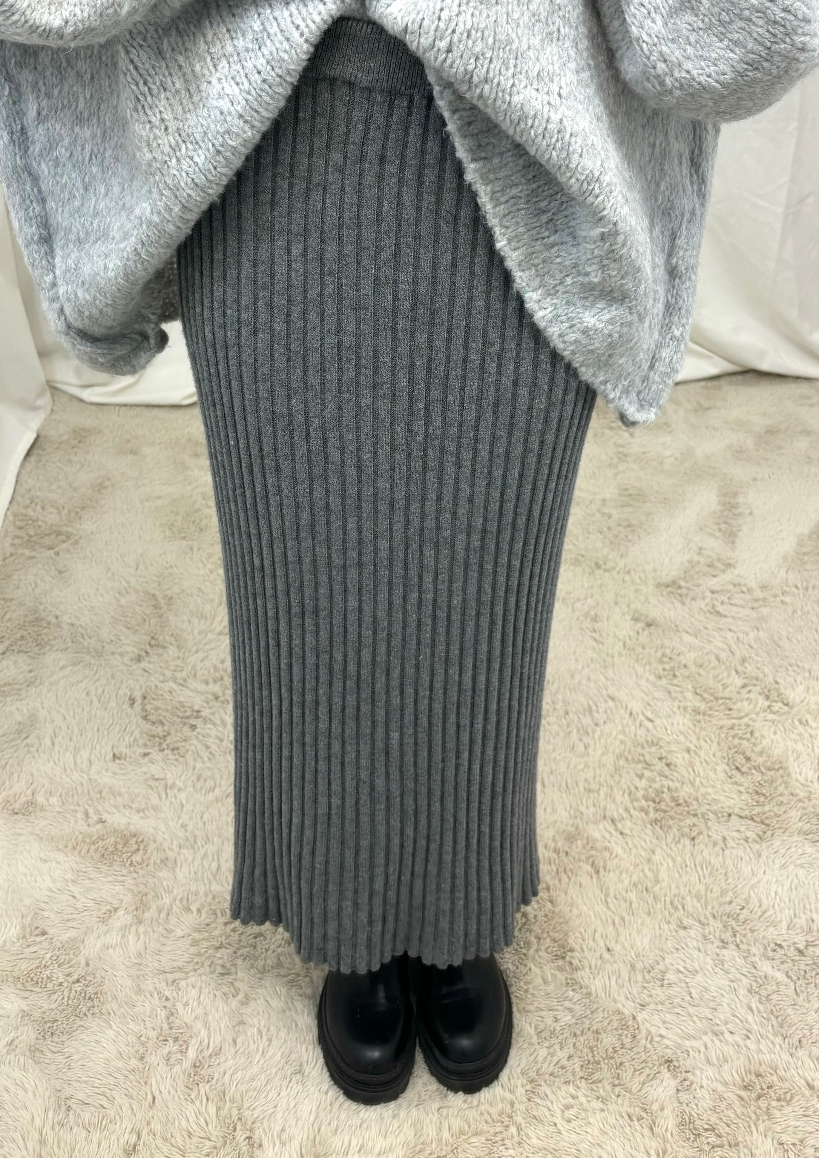 Ribbed knit skirt - gray