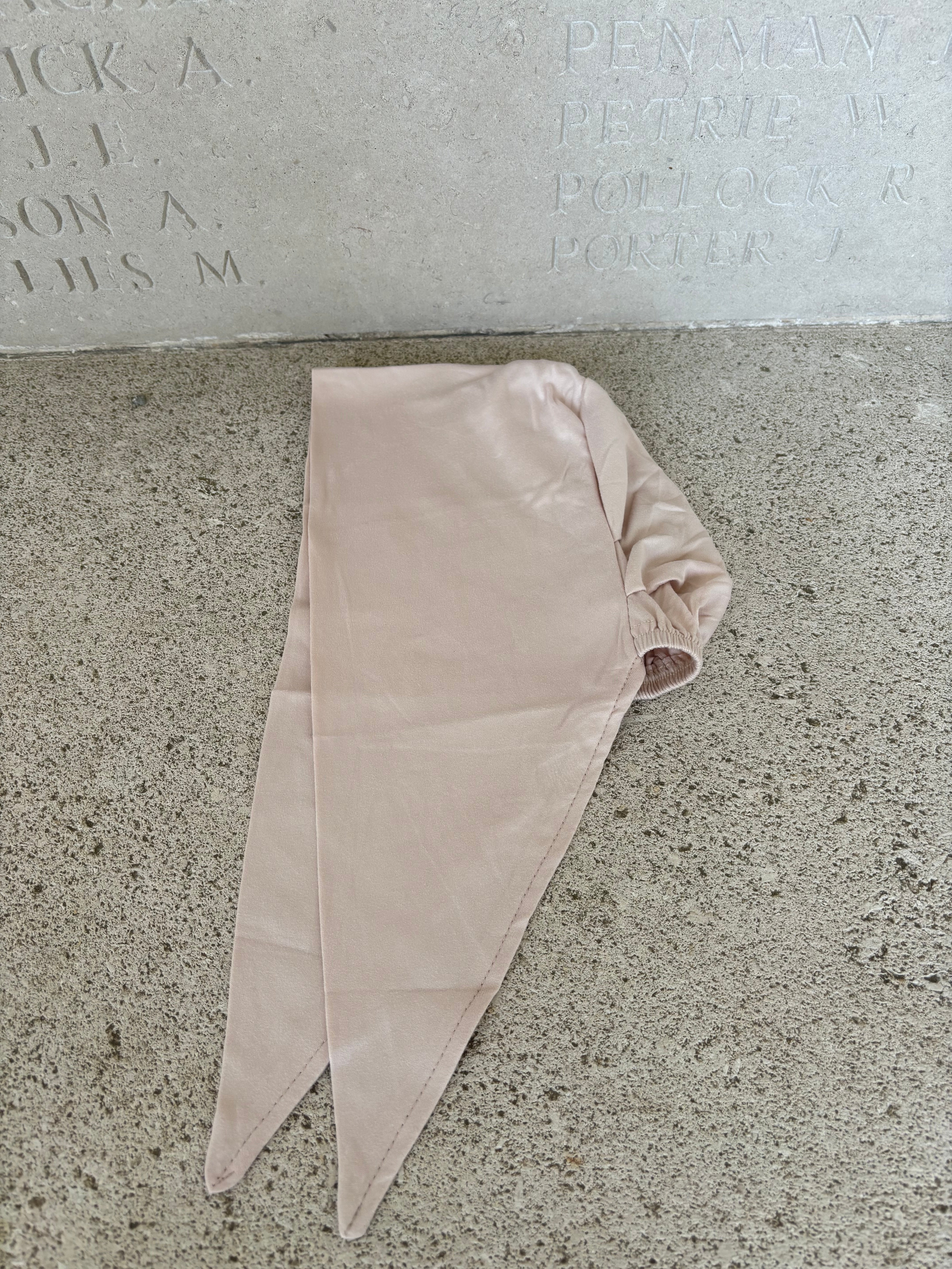 Bonnet à nouer nude rosé