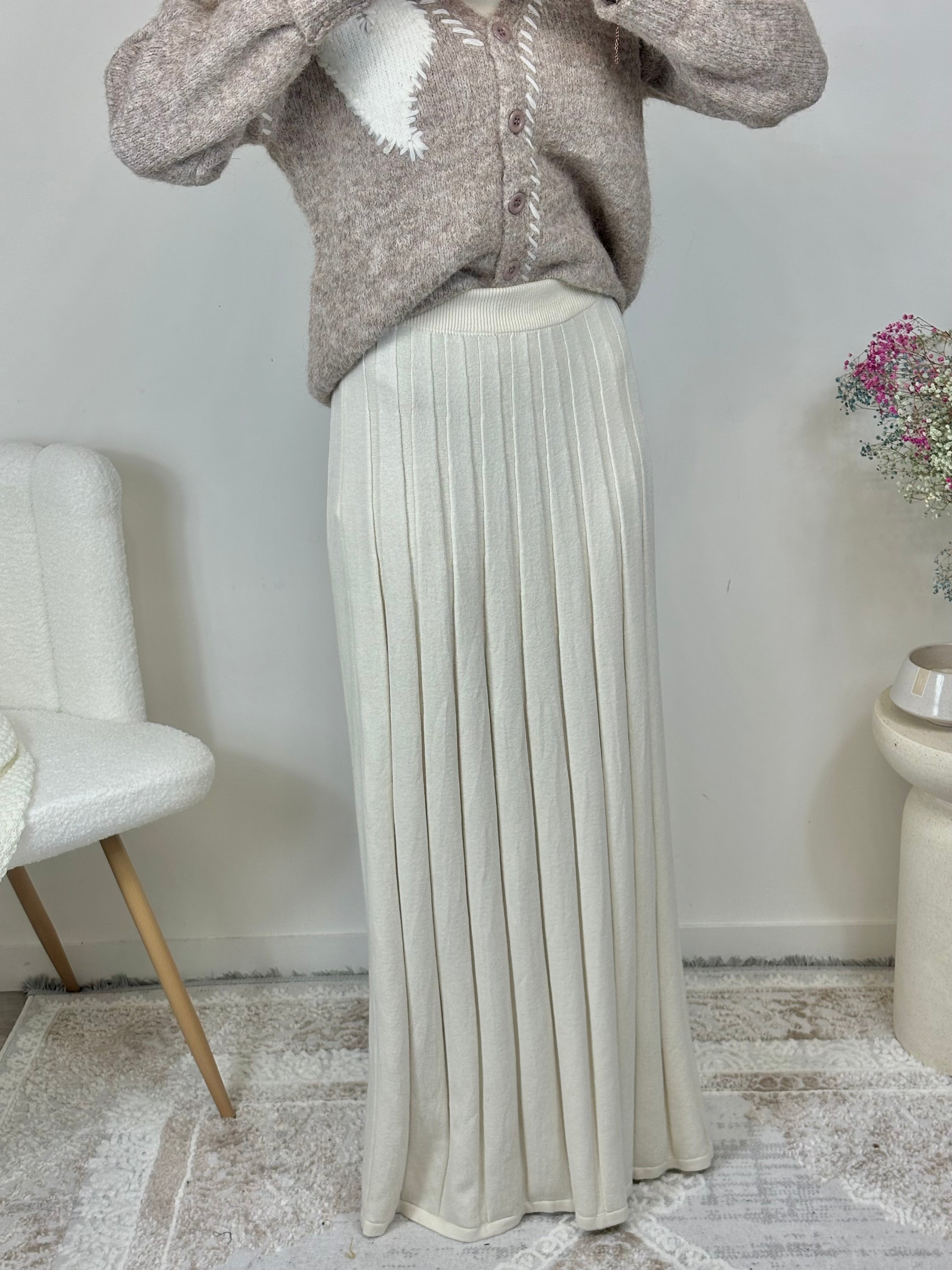 Ribbed Knit Maxi Skirt - White